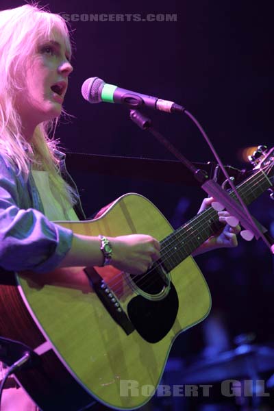 LAURA MARLING - 2011-11-04 - PARIS - La Cigale - Laura Beatrice Marling